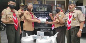 Bidang Abdimas Serahkan Beras + Masker Bantuan Dari Kwarnas dan Kwarda Jateng