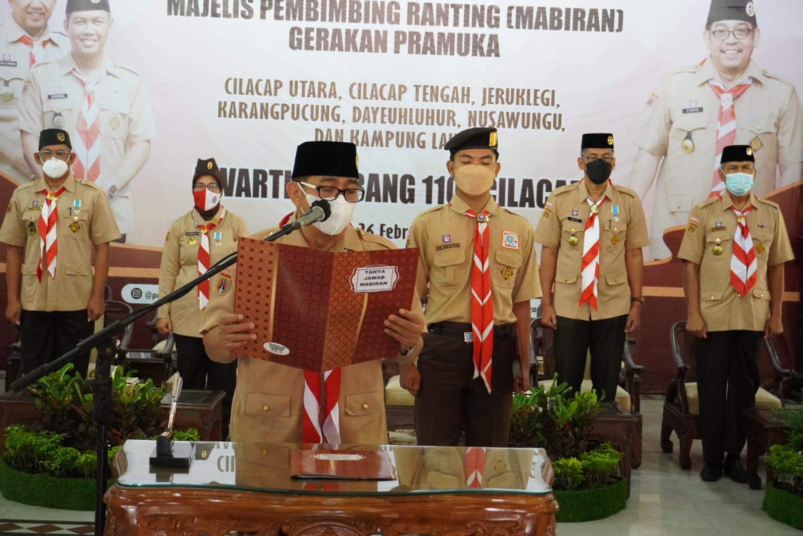 Ketua Kwarcab lantik tujuh Ketua Majelis Pembimbing Ranting di pendopo kabupaten cilacap